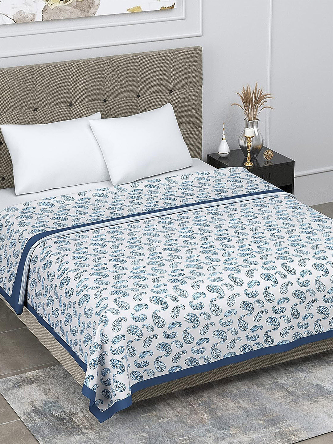 

LINENWALAS Happy Sleeping White Printed Cotton AC Room 233 GSM Reversible Single Bed Dohar