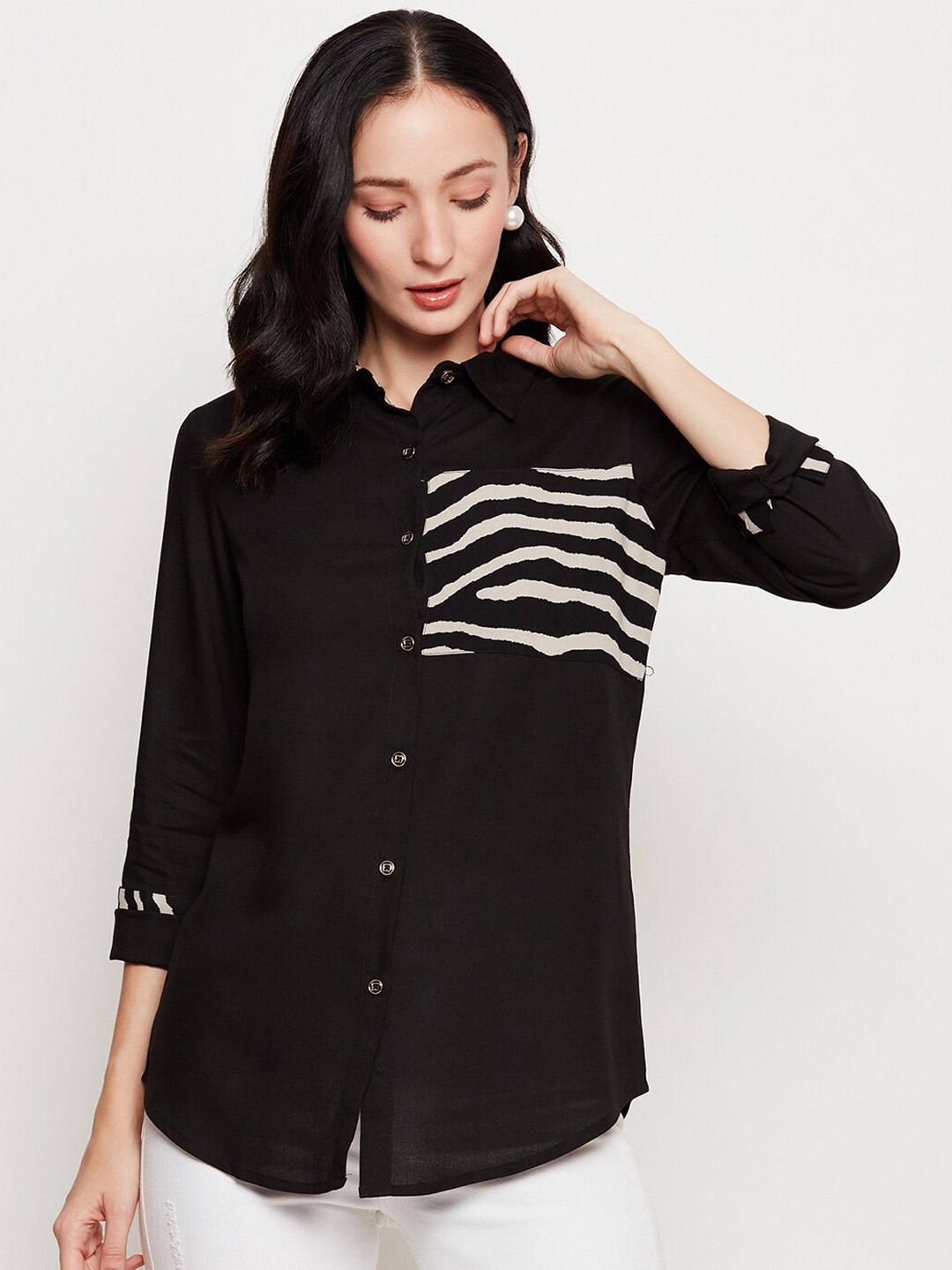 

Ruhaans Classic Horizontal Striped Casual Shirt, Black