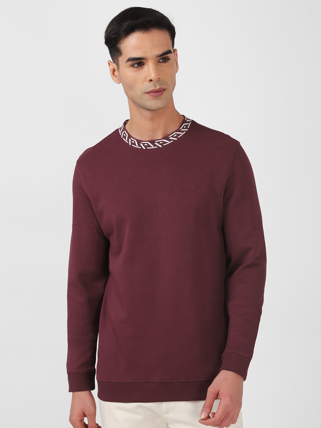 

V Dot Crew Neck Pullover Sweatshirt, Maroon
