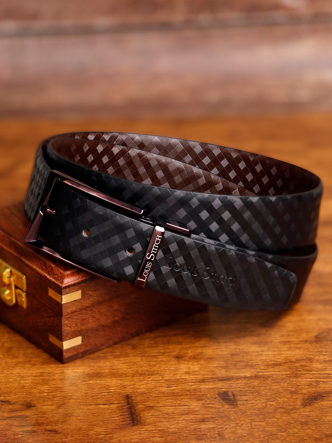 

LOUIS STITCH Men Textured Leather Reversible Formal Belt, Black