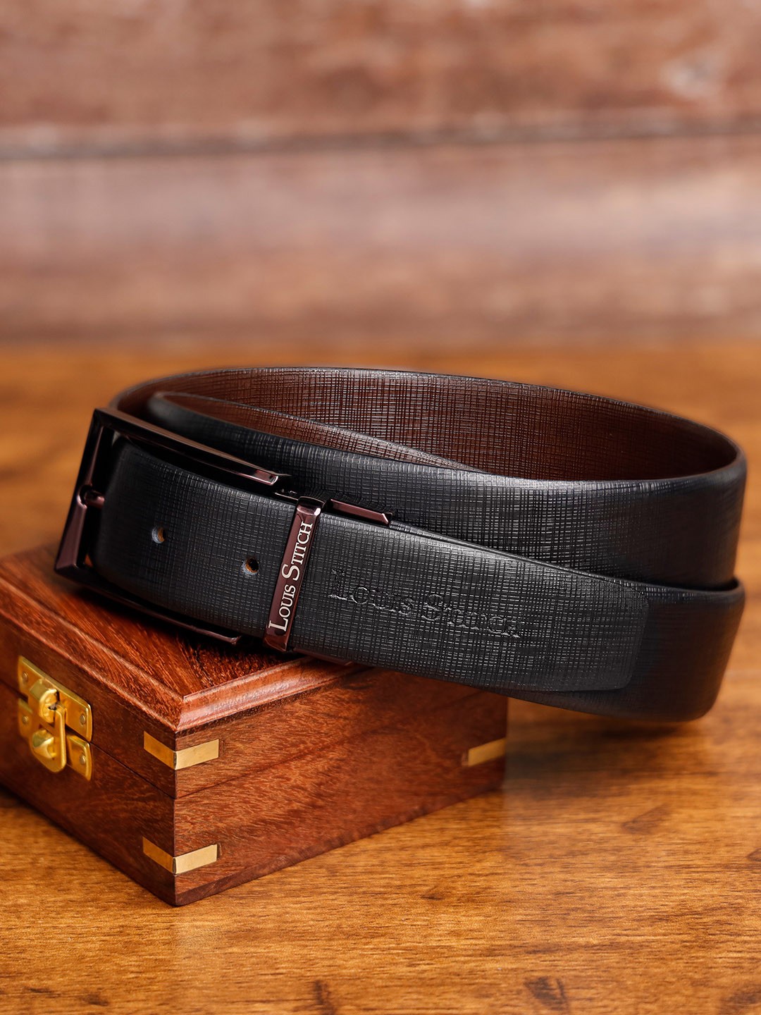 

LOUIS STITCH Men Textured Leather Reversible Formal Belt, Black