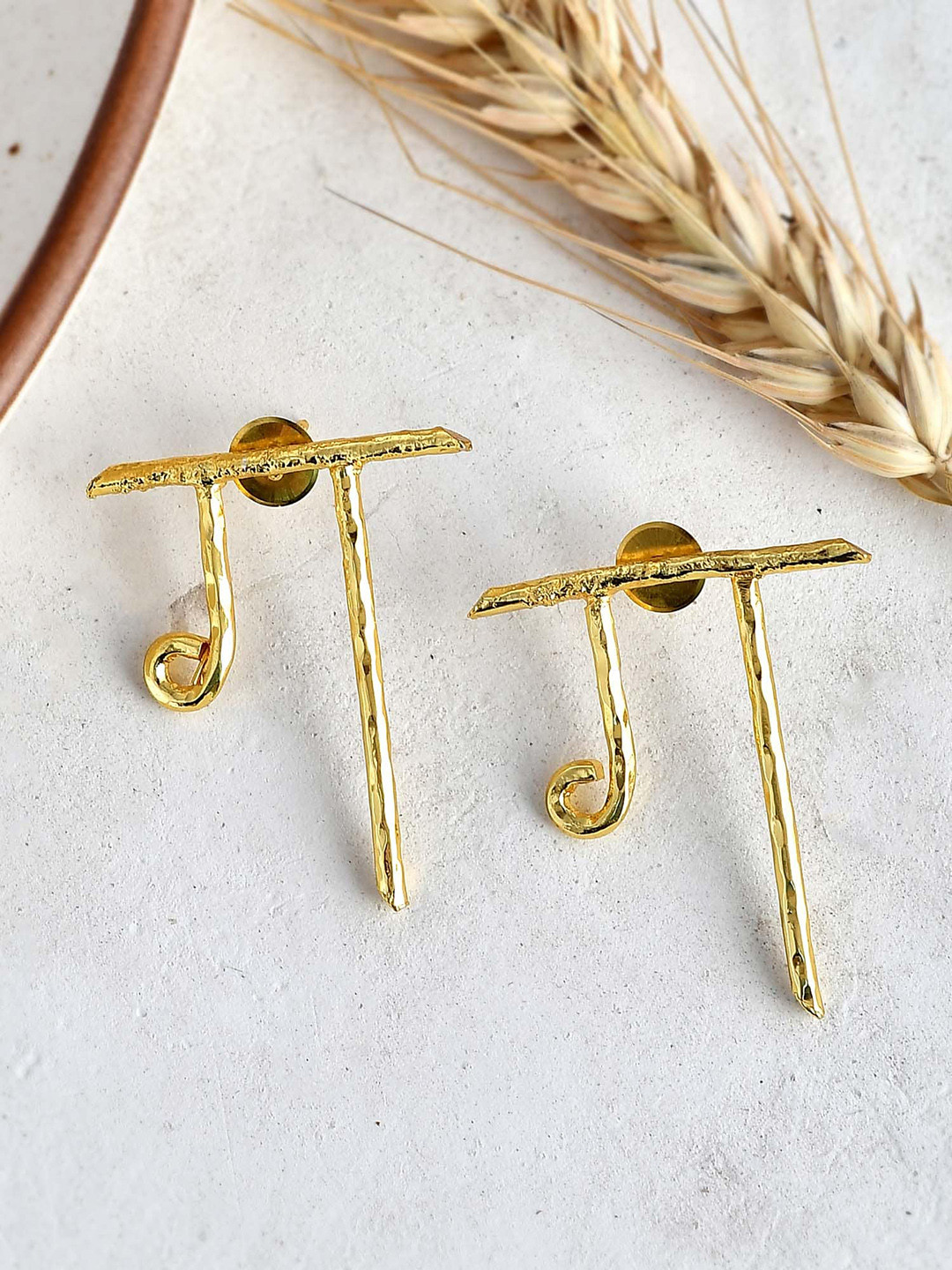 

ZURII Gold-Plated Classic Drop Earrings