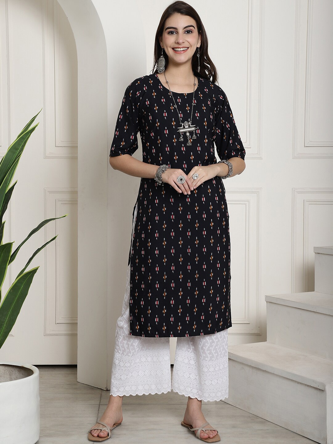 

Ethnic basket Geometric Printed Straight Kurta, Black