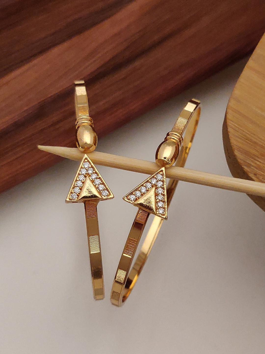 

Shining Diva Set Of 2 Gold-Plated Crystal-Studded Bangles