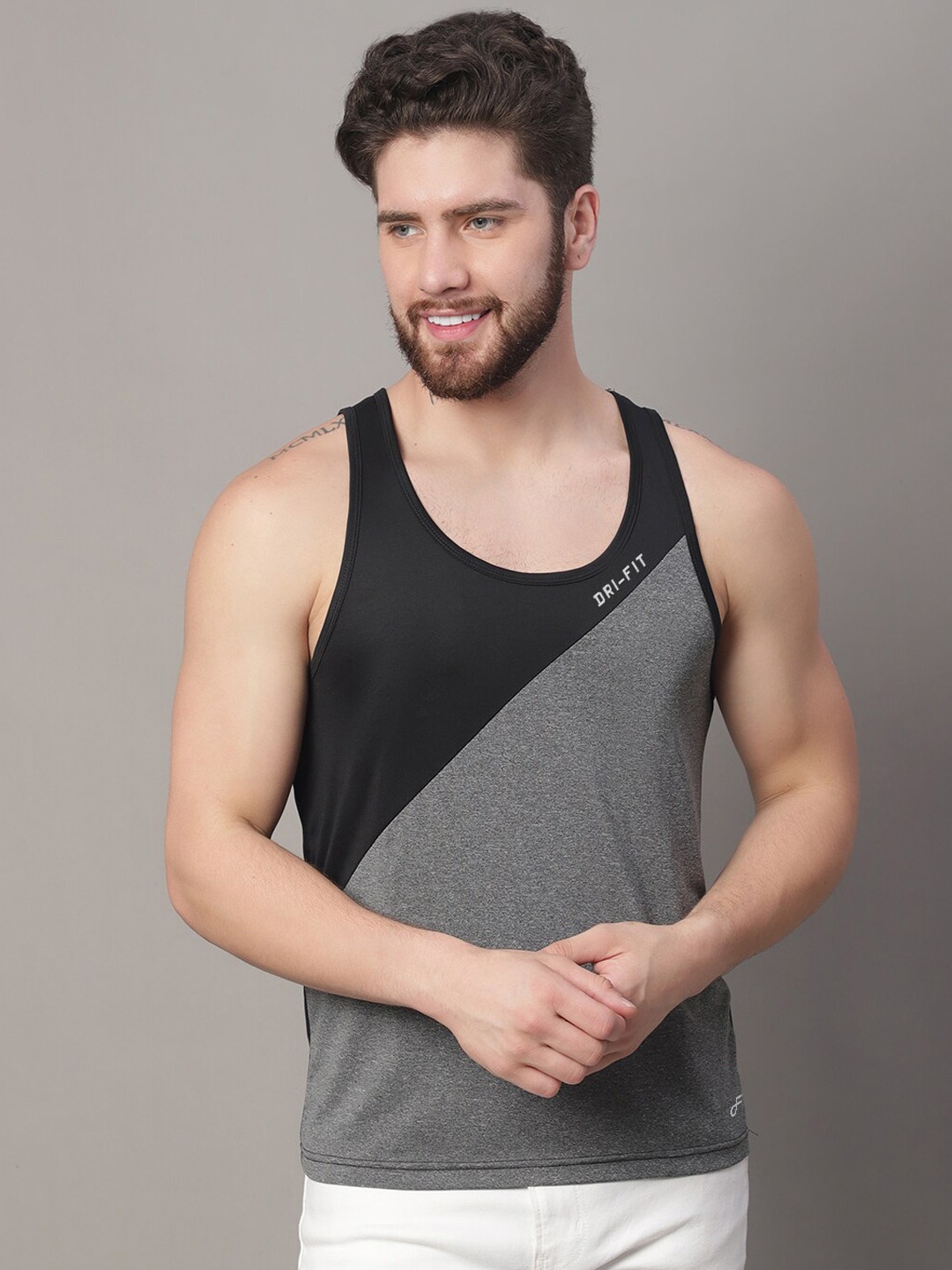 

FBAR Colourblocked Pure Cotton Anti Odor Innerwear Vest, Black