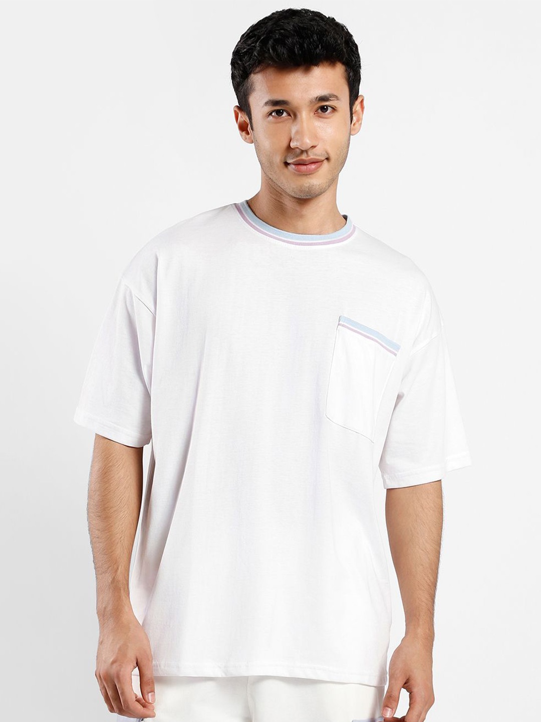 

NOBERO Drop Shoulder Sleeves Oversized T-shirt, White