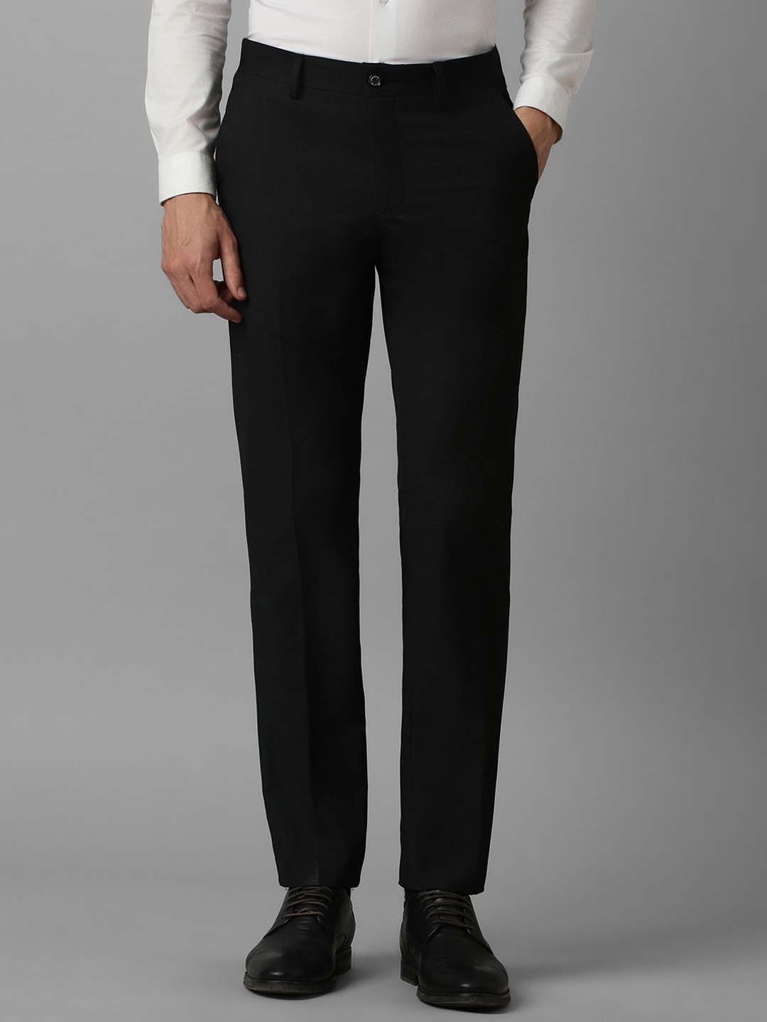 

Louis Philippe Men Slim Fit Formal Trousers, Black