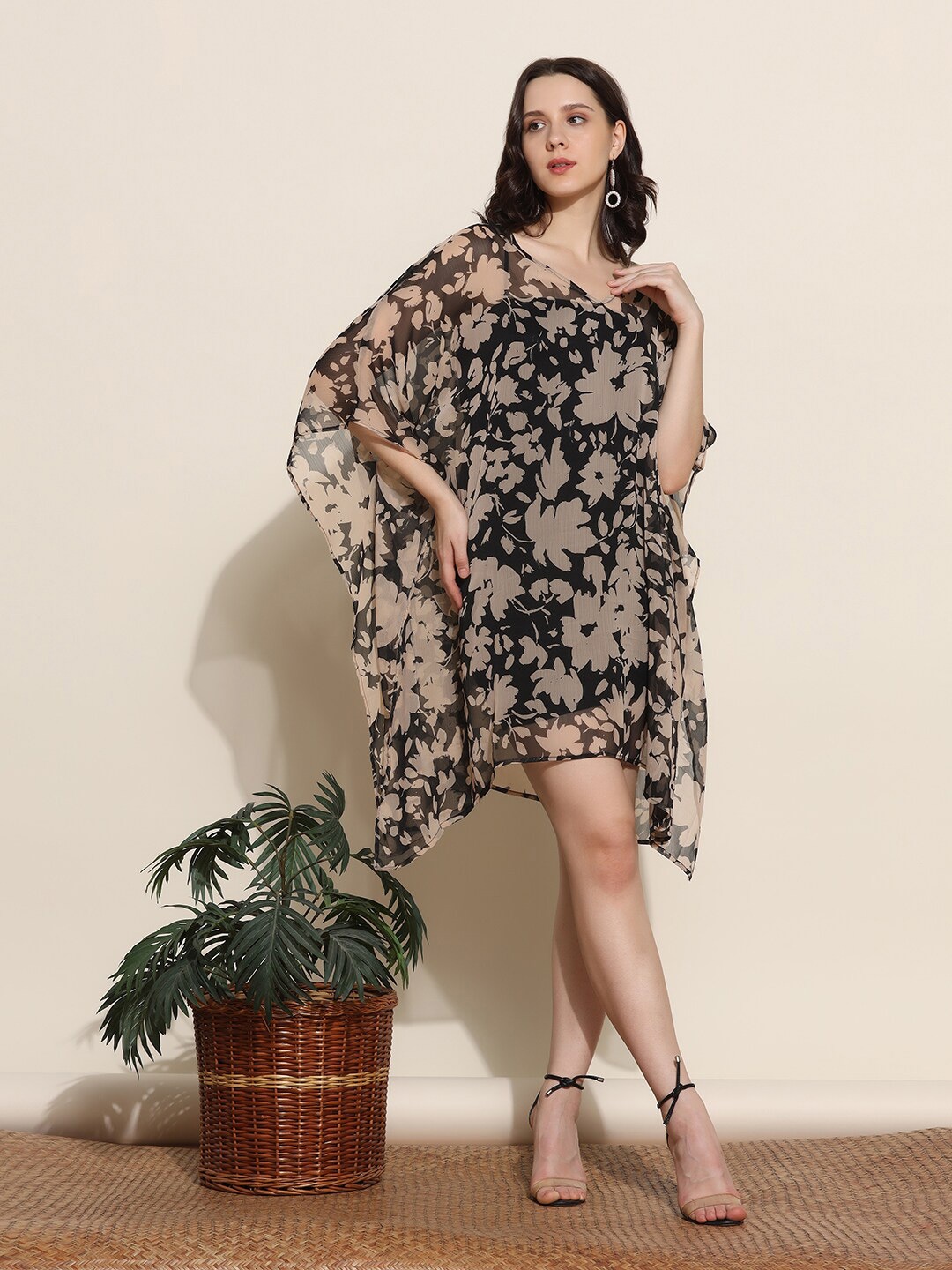 

Aditi Wasan Floral Printed Kimono Sleeves Kaftan Dress, Black