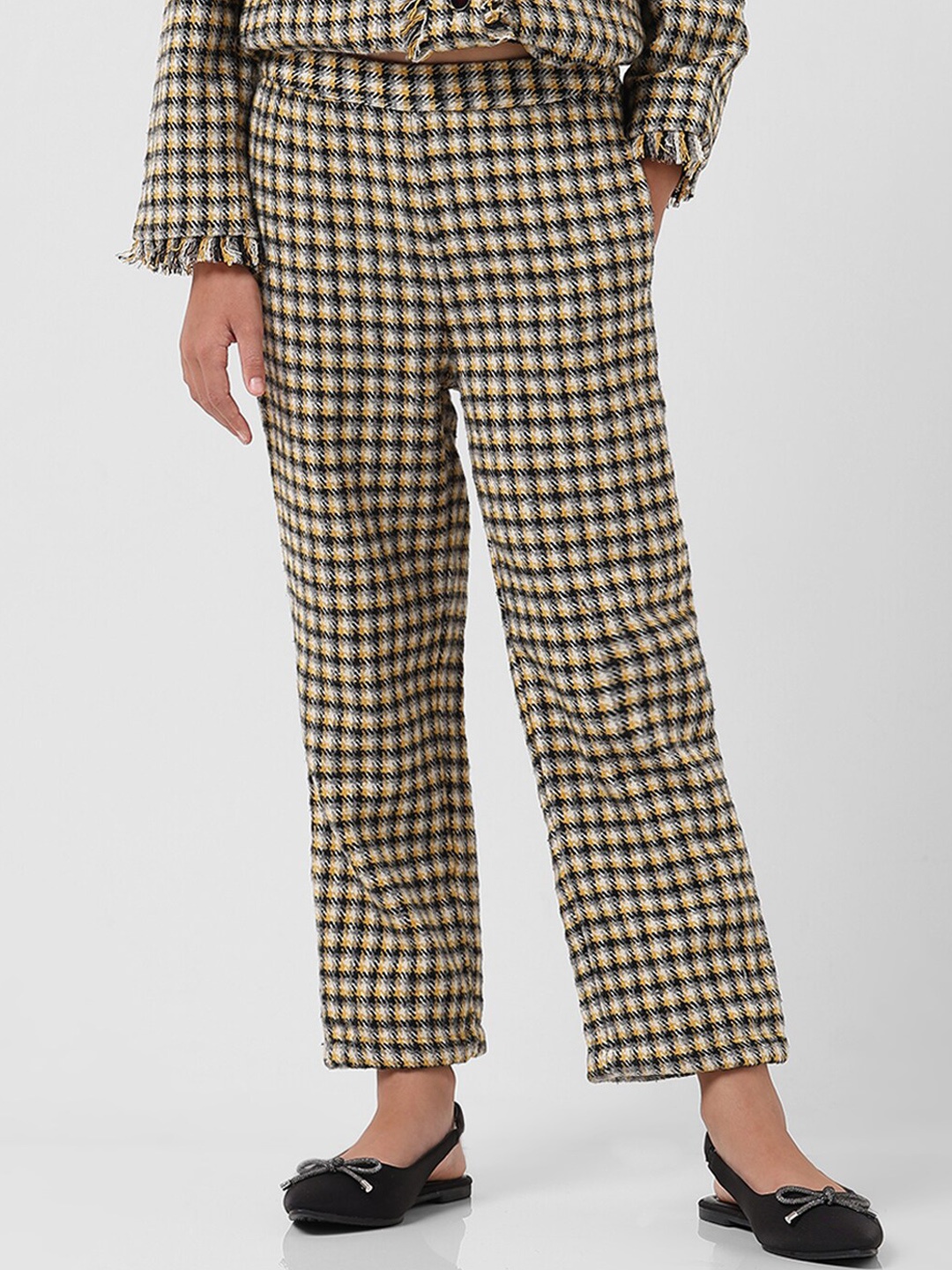 

Vero Moda Girls Geometric Self Design Straight Fit Trousers, Yellow