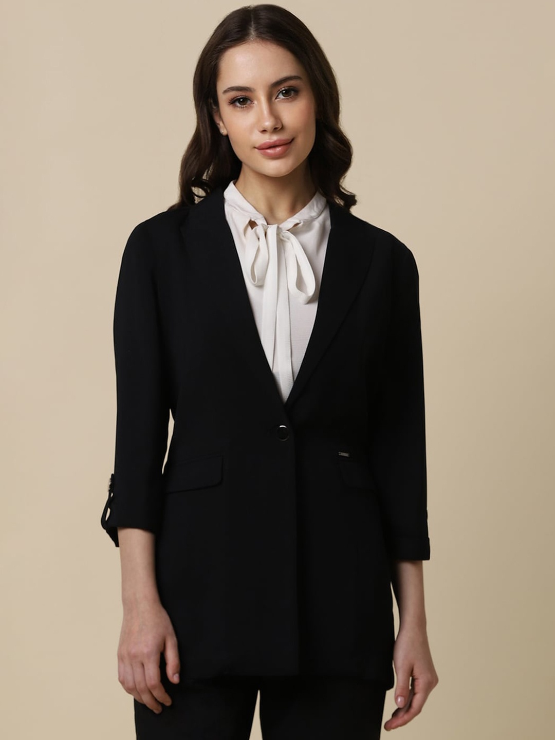 

Allen Solly Woman Peaked Lapel Three-Quarter Sleeves Single-Breasted Blazer, Black