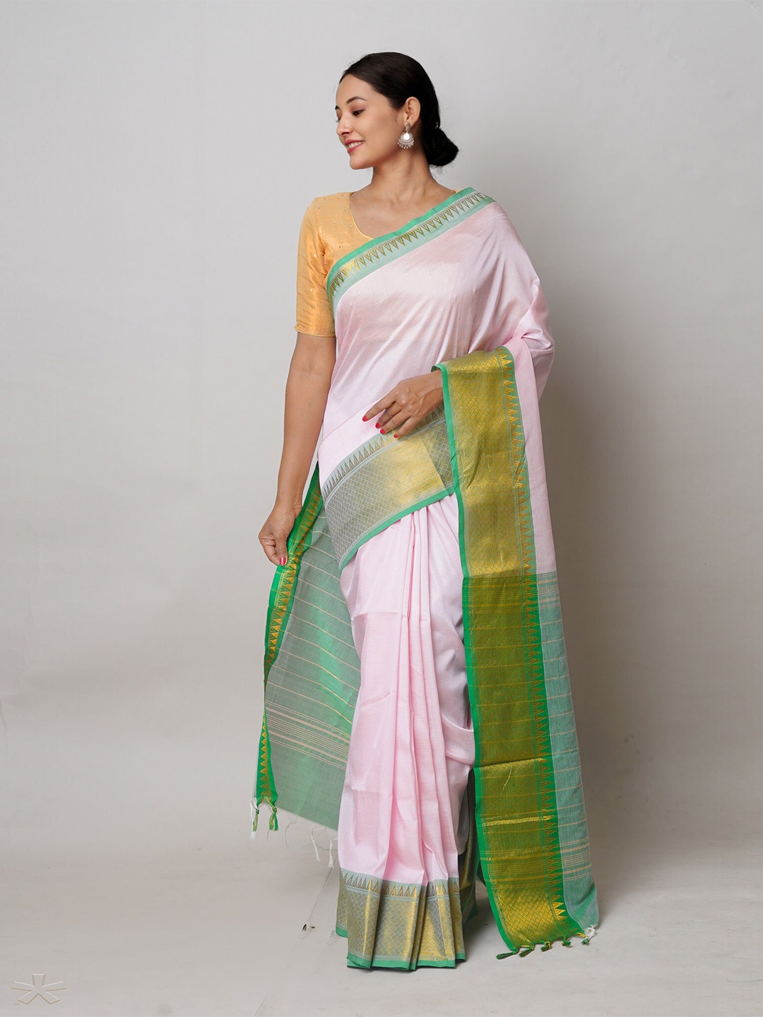 

Unnati Silks Pure Silk Handloom Narayan Peth Saree, White