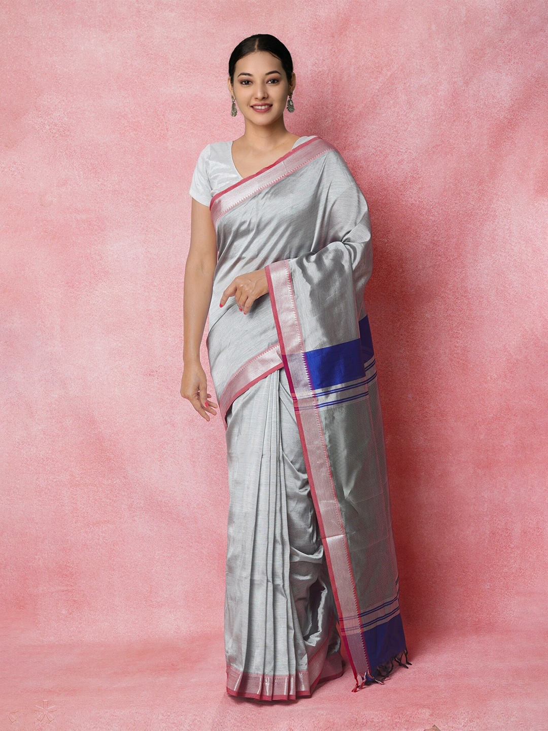

Unnati Silks Solid Pure Silk Mangalagiri Saree, Grey