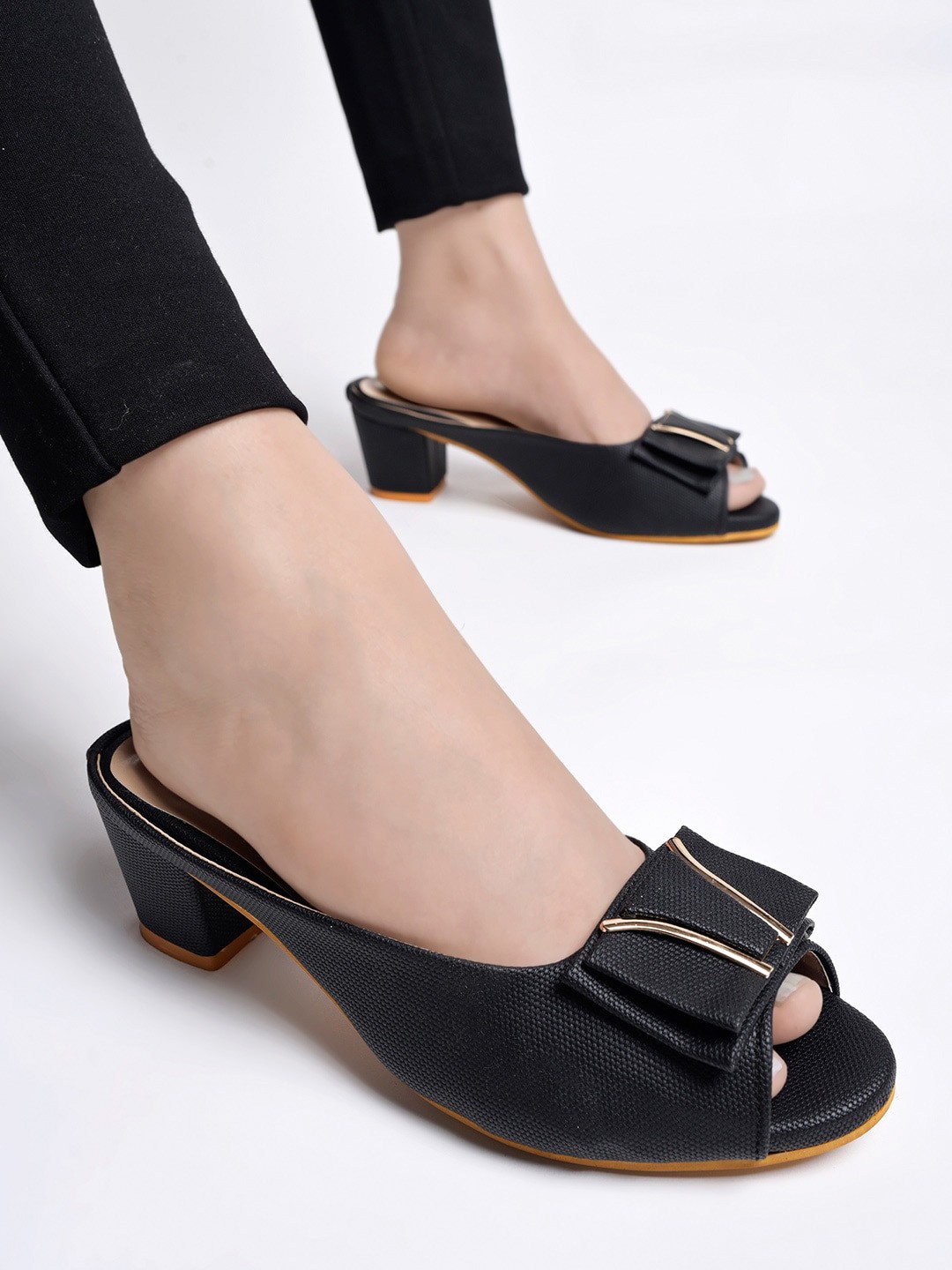 

Shoetopia Textured Block Peep Toes With Bows, Black