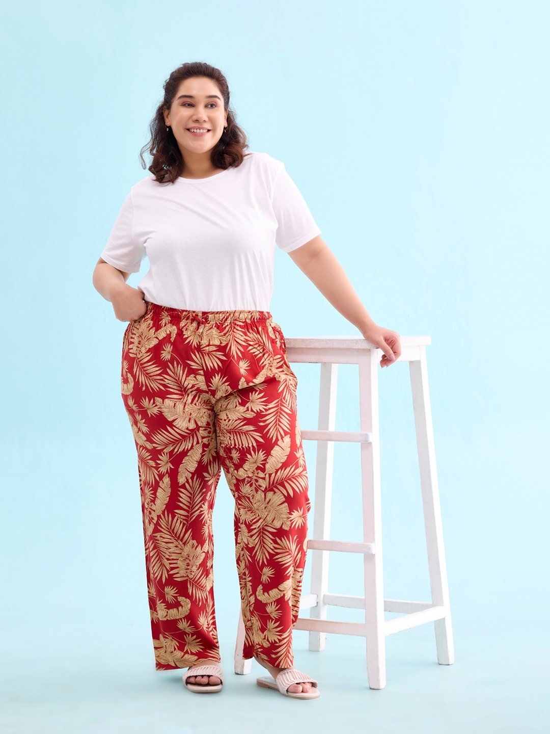 

Go Colors Women Printed Mid Rise Lounge Pants, Red