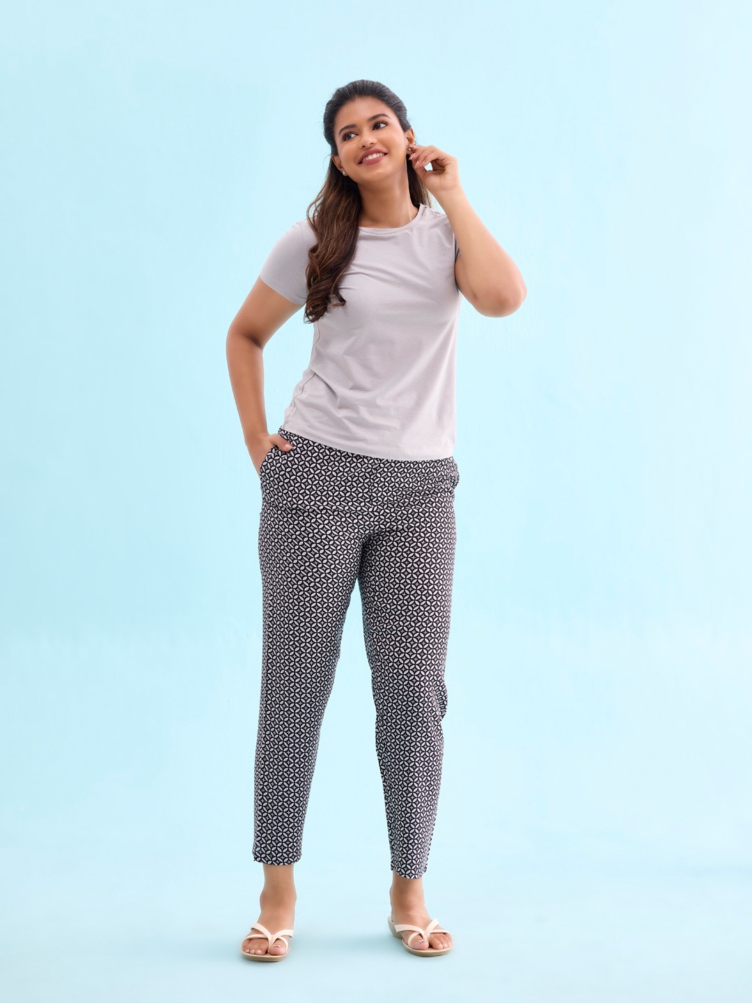 

Go Colors Women Printed Mid Rise Lounge Pants, Black