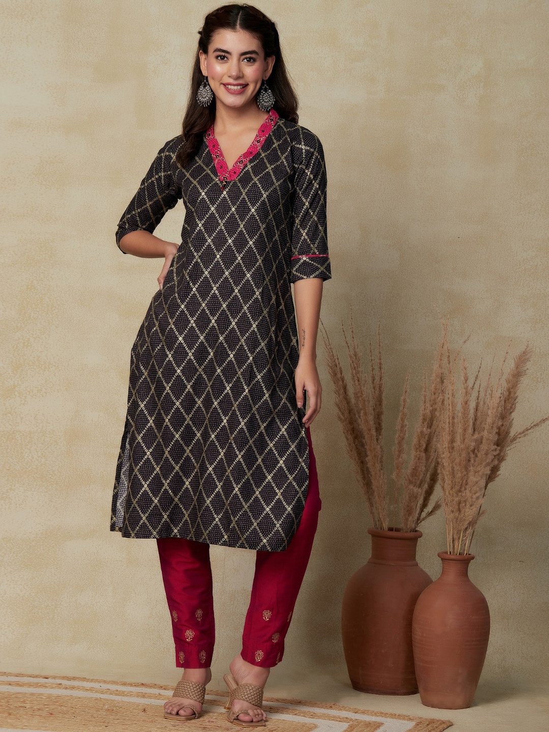 

FASHOR Geometric Printed Sequinned Straight Kurta, Black