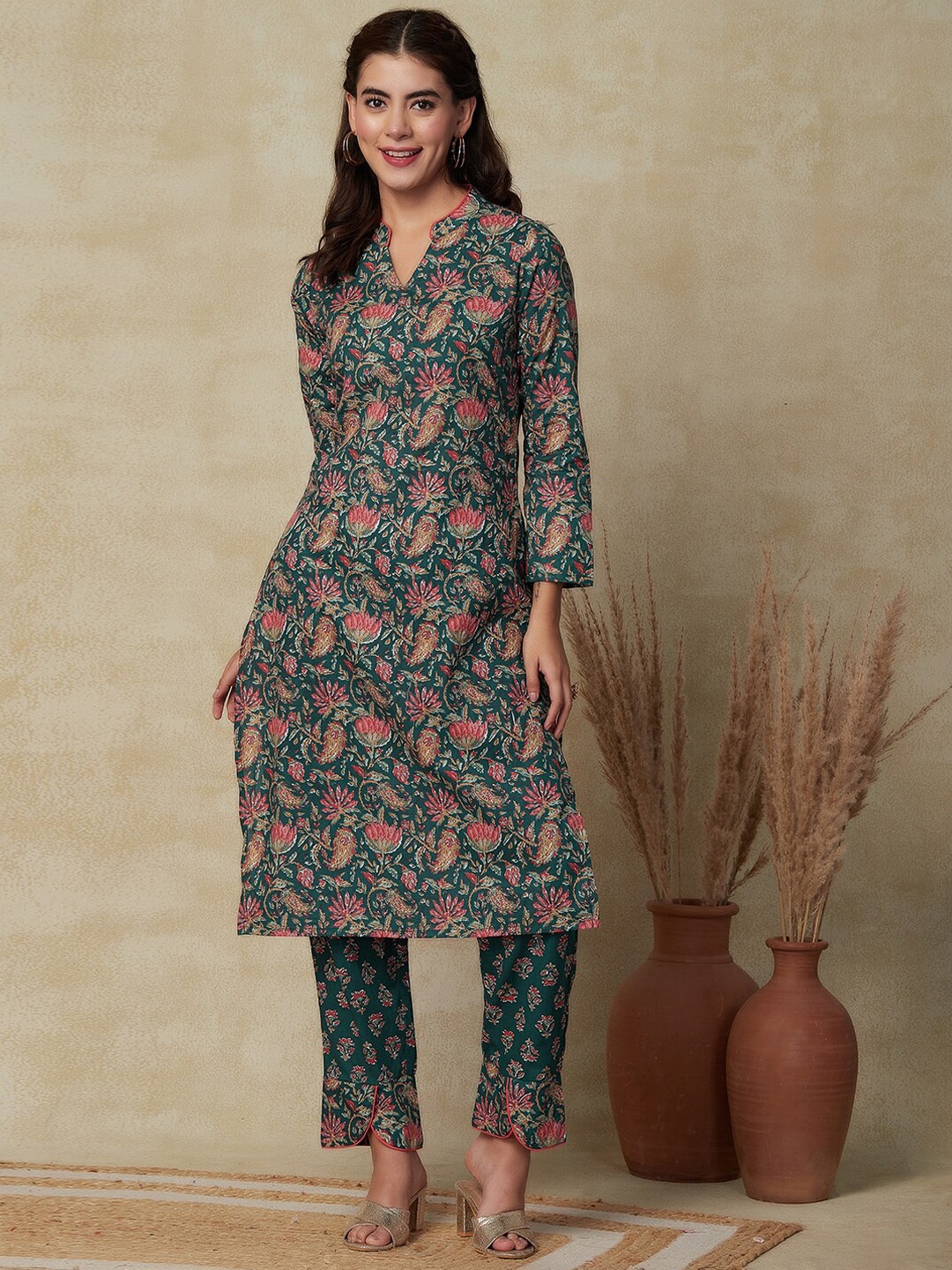 

FASHOR Green Floral Printed Pure Cotton Kurta With Trousers