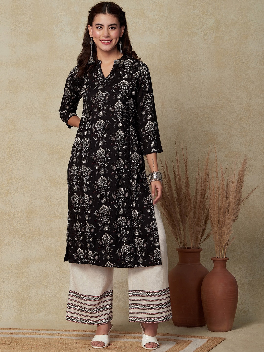 

FASHOR Black Paisley Printed Mandarin Collar Straight Kurta