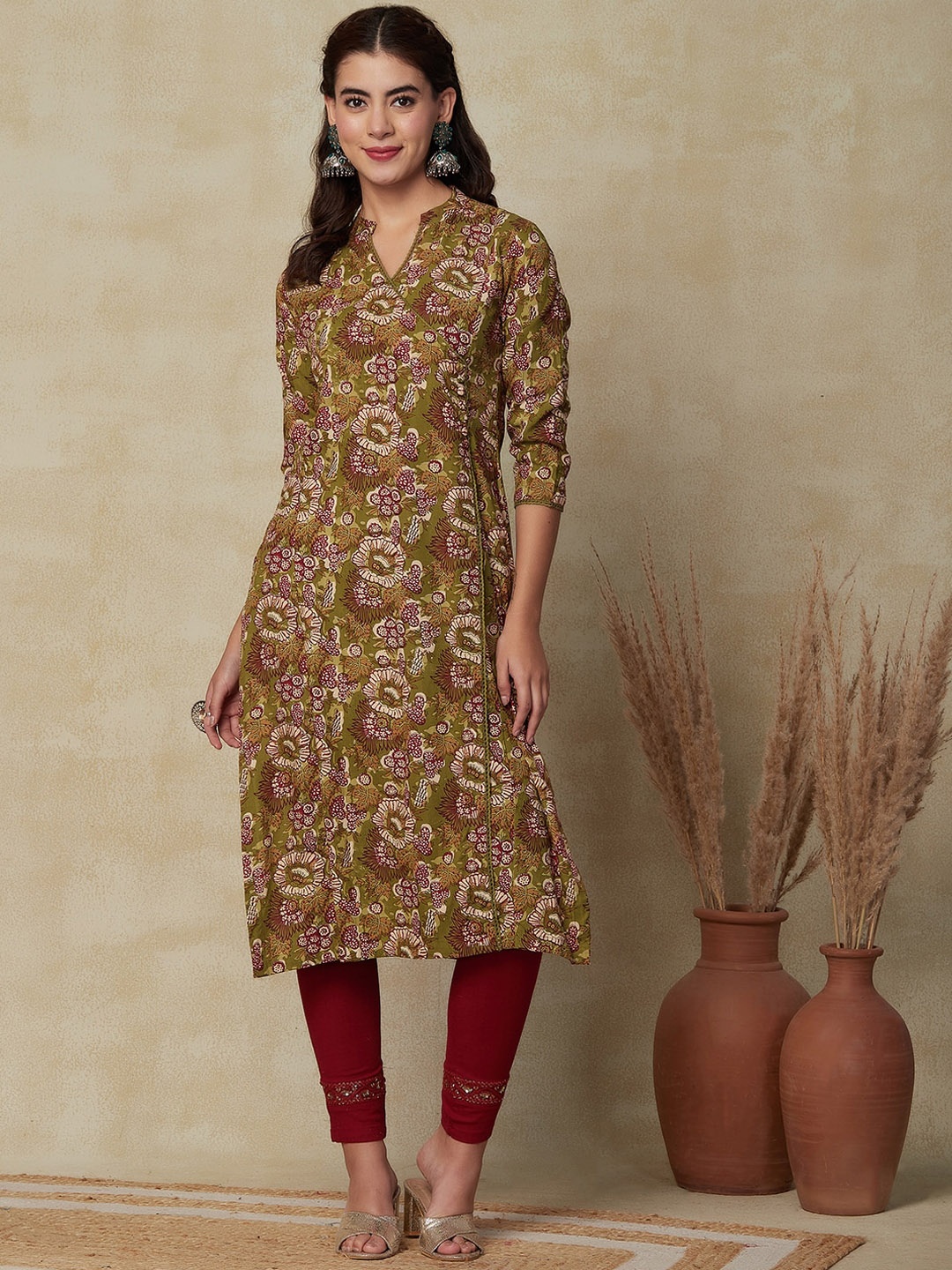 

FASHOR Mustard Green Floral Printed Mandarin Collar Straight Kurta