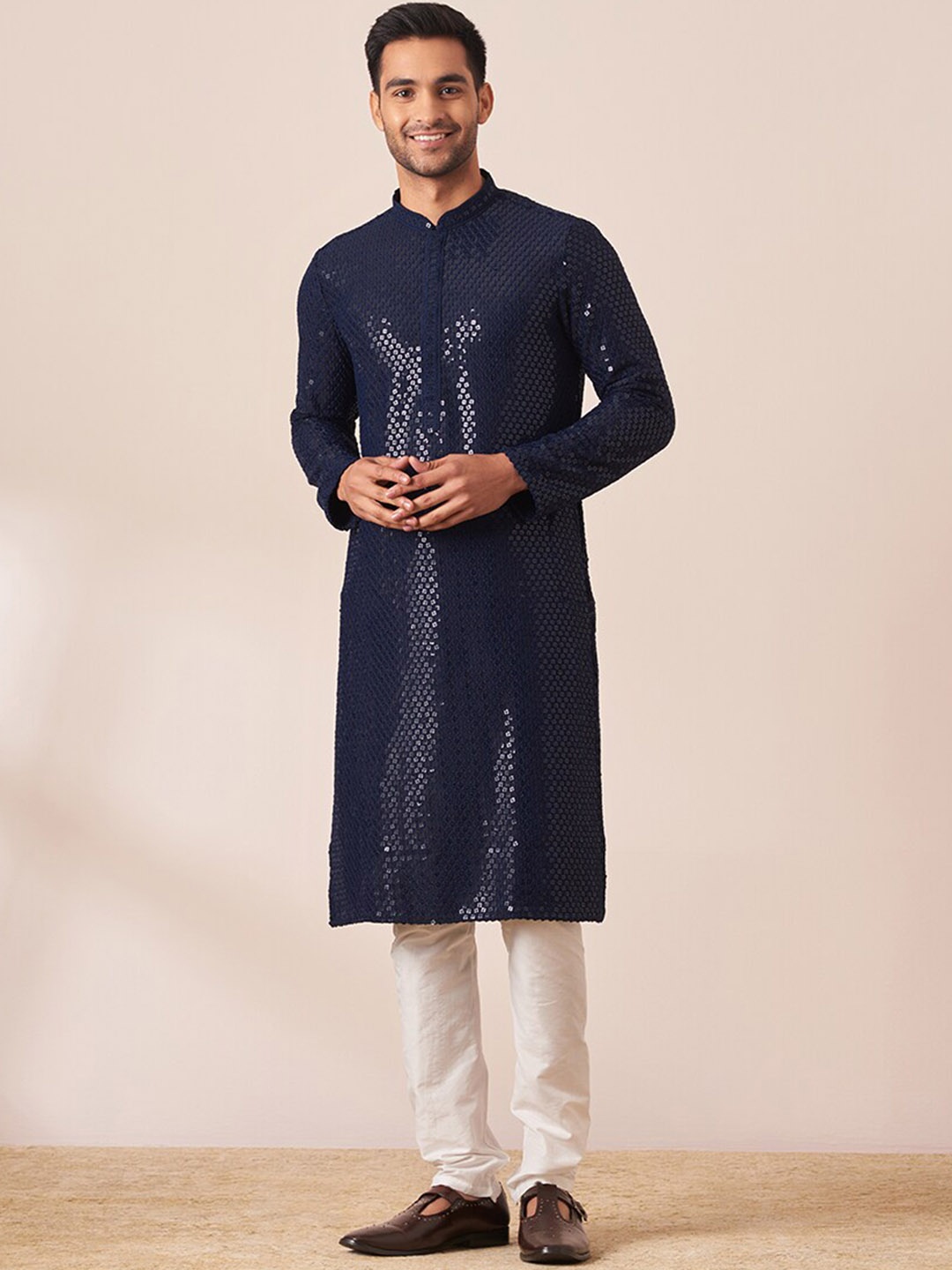 

Twamev Geometric Embroidered Mandarin Collar Sequinned Kurta With Churidar, Navy blue