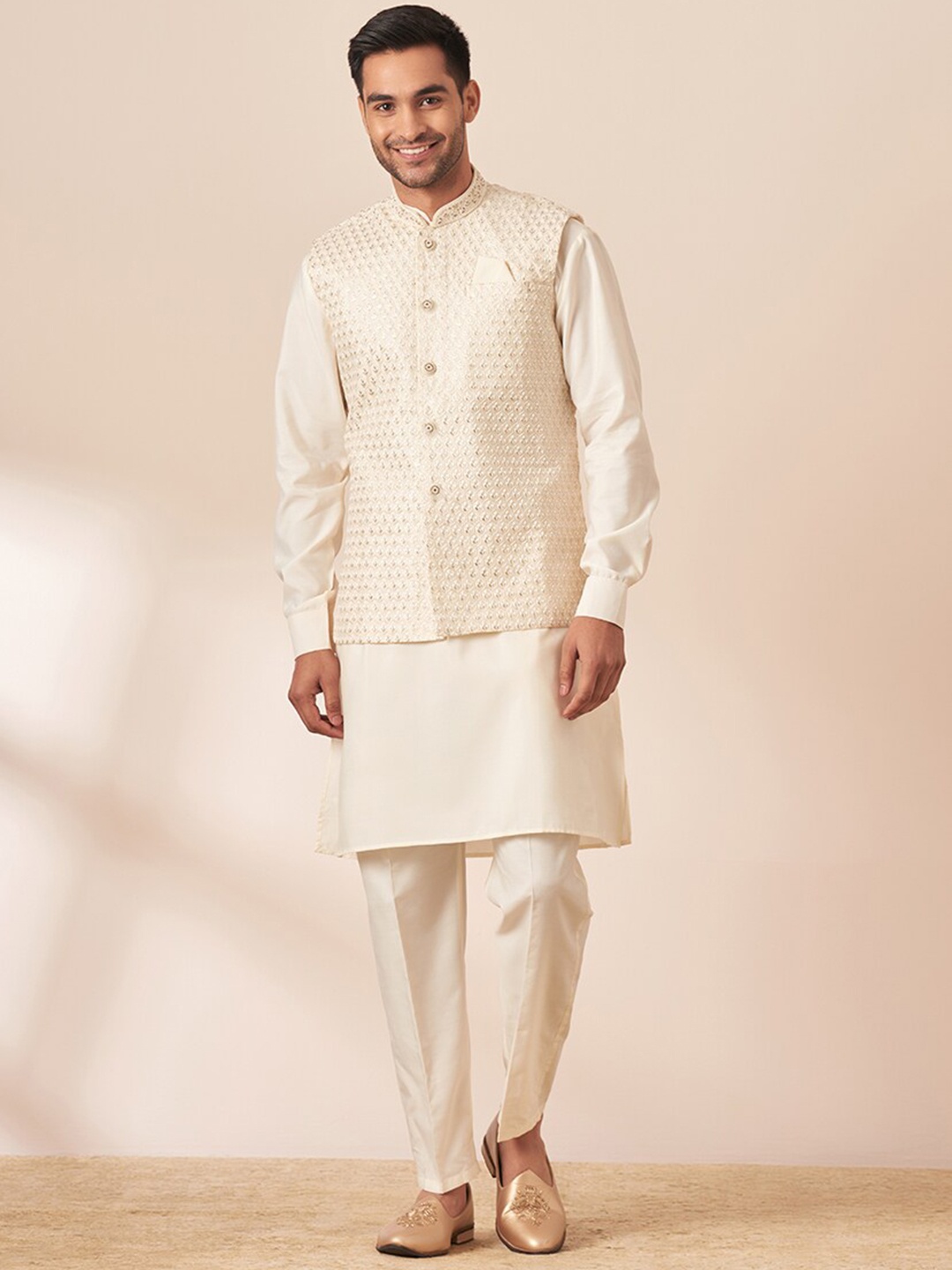 

Twamev Mandarin Collar Straight Kurta & Pyjama With Nehru Jacket, Cream