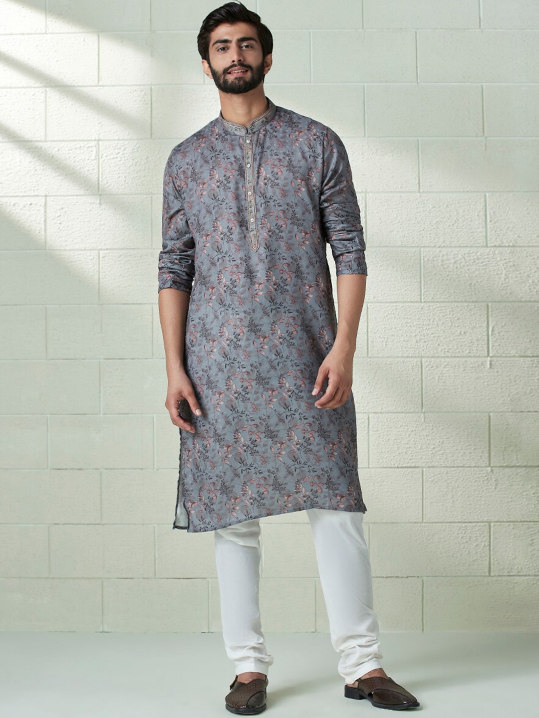 

Twamev Floral Printed Mandarin Collar Straight Kurta With Churidar, Grey