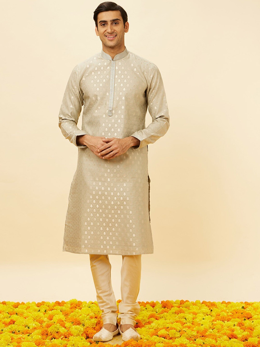 

Twamev Floral Woven Design Straight Kurta with Pyjamas, Green