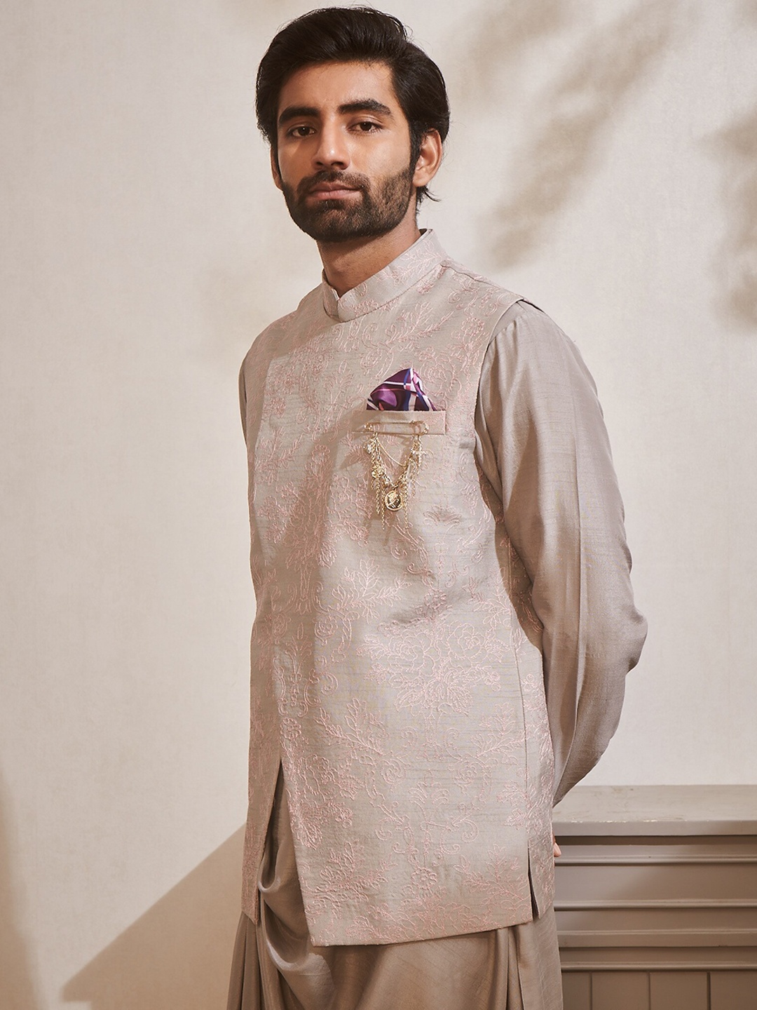 

Twamev Mandarin Collar Asymmetric Straight Kurta & Churidar With Nehru Jacket, Grey