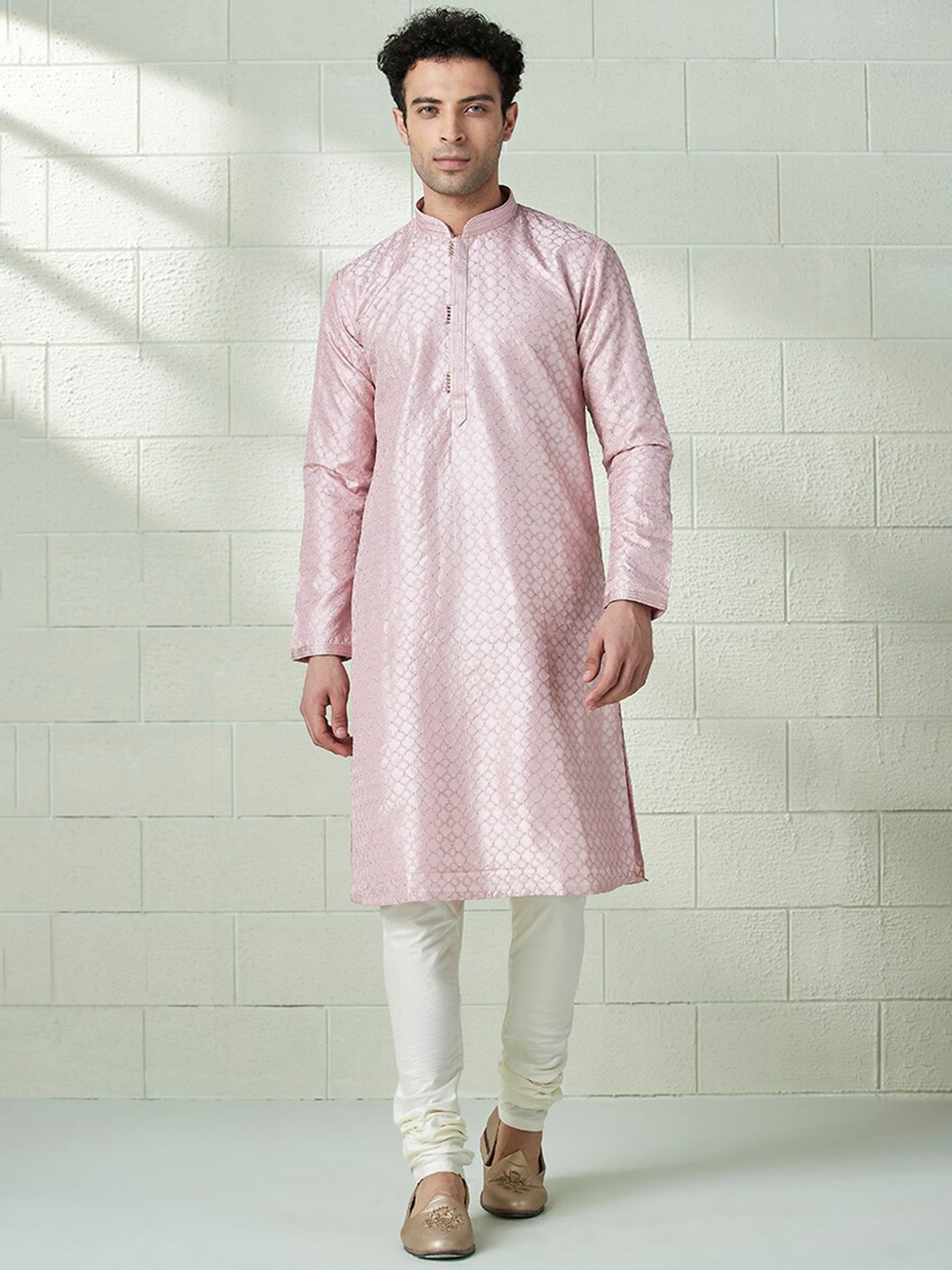 

Twamev Geometric Embroidered Mandarin Collar Pastels Straight Kurta with Churidar, Pink