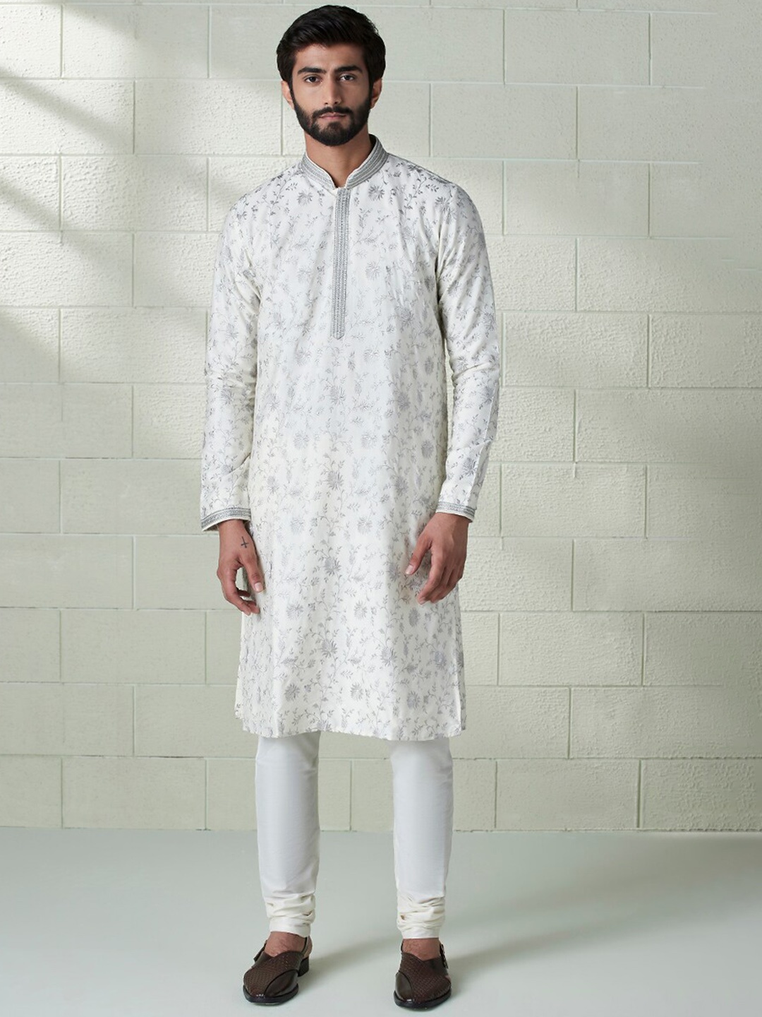 

Twamev Floral Embroidered Mandarin Collar Thread Work Kurta With Pyjamas, Cream