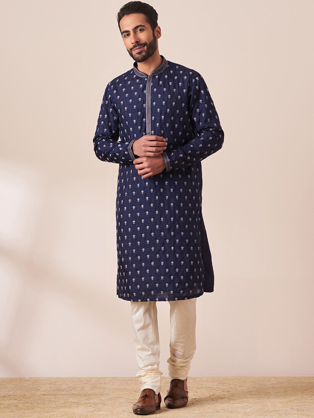 

Twamev Floral Woven Design Kurta with Pyjamas, Navy blue