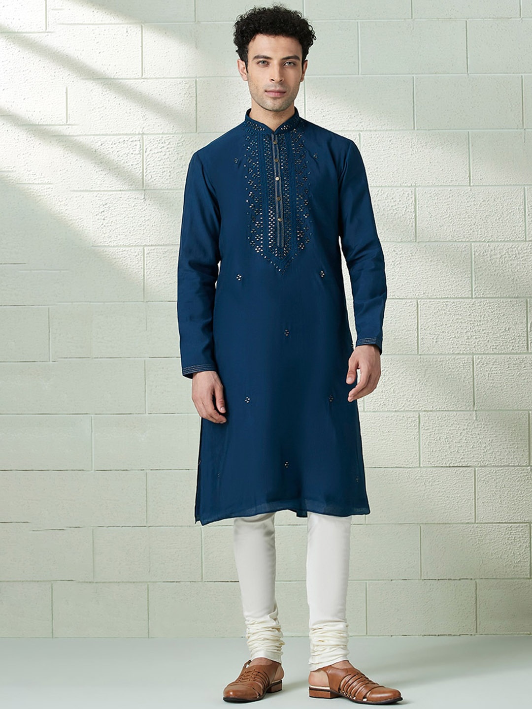 

Twamev Yoke Design Mirror Work Kurta with Pyjamas, Teal