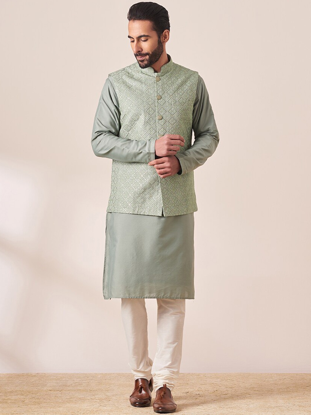 

Twamev Mandarin Collar Regular Kurta with Churidar & Nehru Jacket, Green