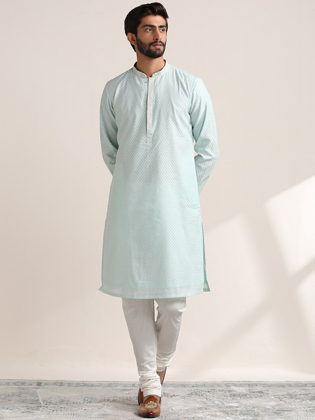 

Twamev Ethnic Motifs Embroidered Kurta with Churidar, Green