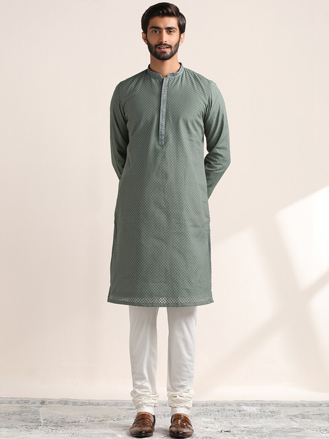 

Twamev Ethnic Motifs Printed Mandarin Collar Kurta with Churidar, Green
