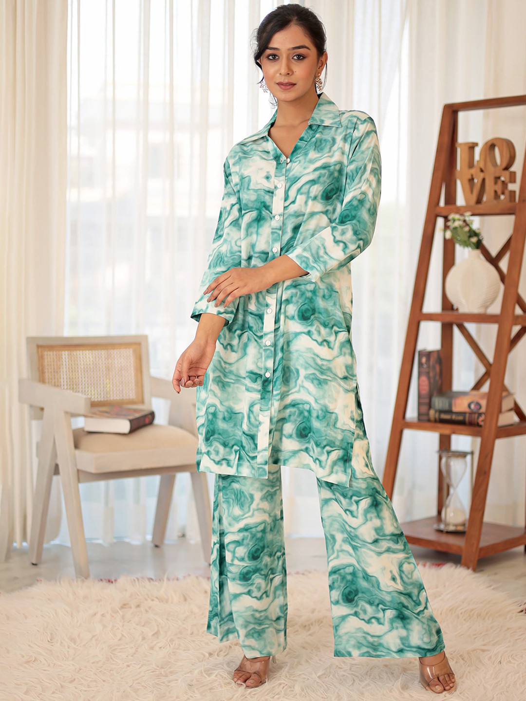 

Indian Virasat Abstract Printed Shirt With Flared Palazzos, Green