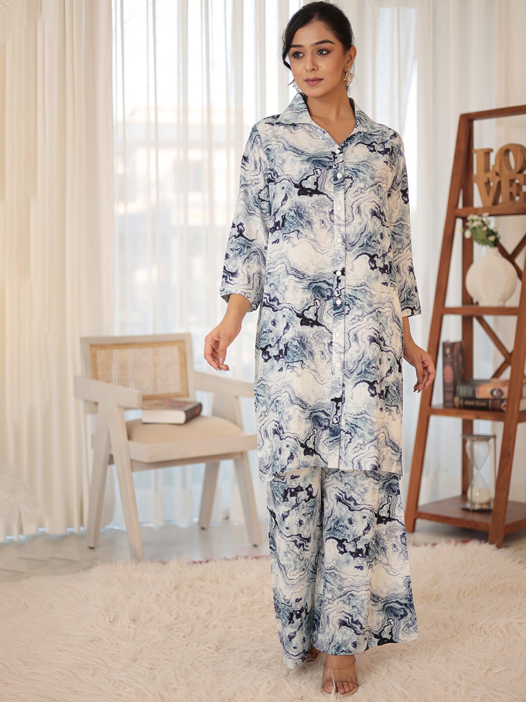 

Indian Virasat Abstract Printed Shirt With Palazzos, White