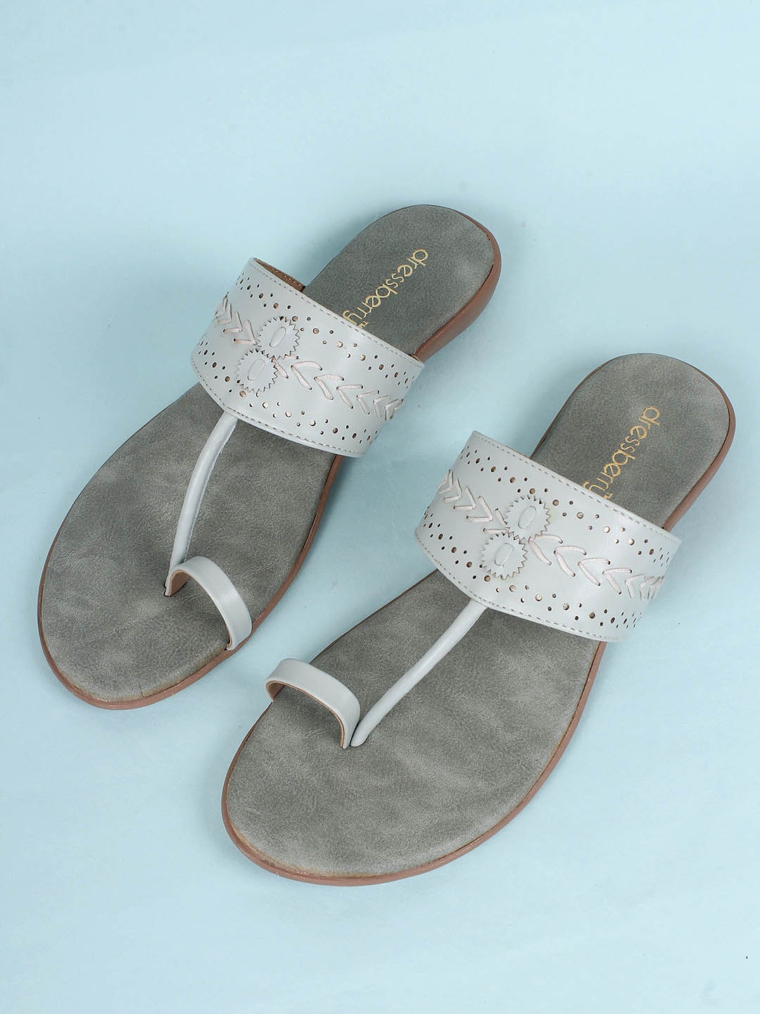 

DressBerry Green Perforated Kolhapuri One Toe Flats