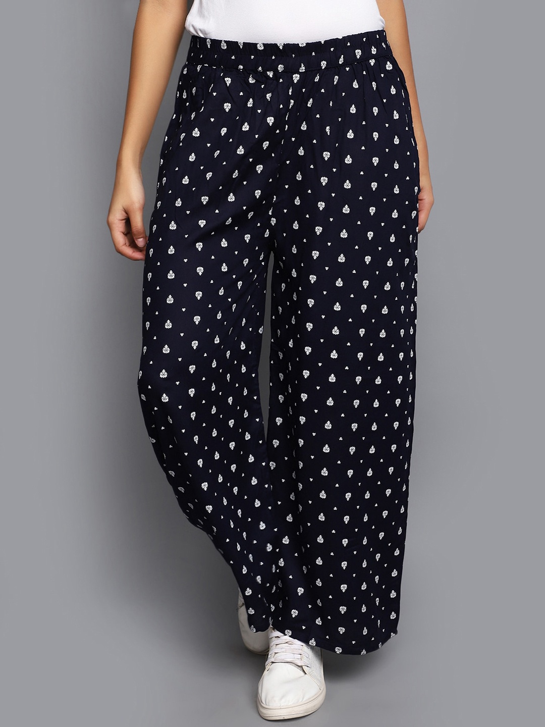 

V-Mart Women Ethnic Motifs Printed Parallel Trousers, Blue