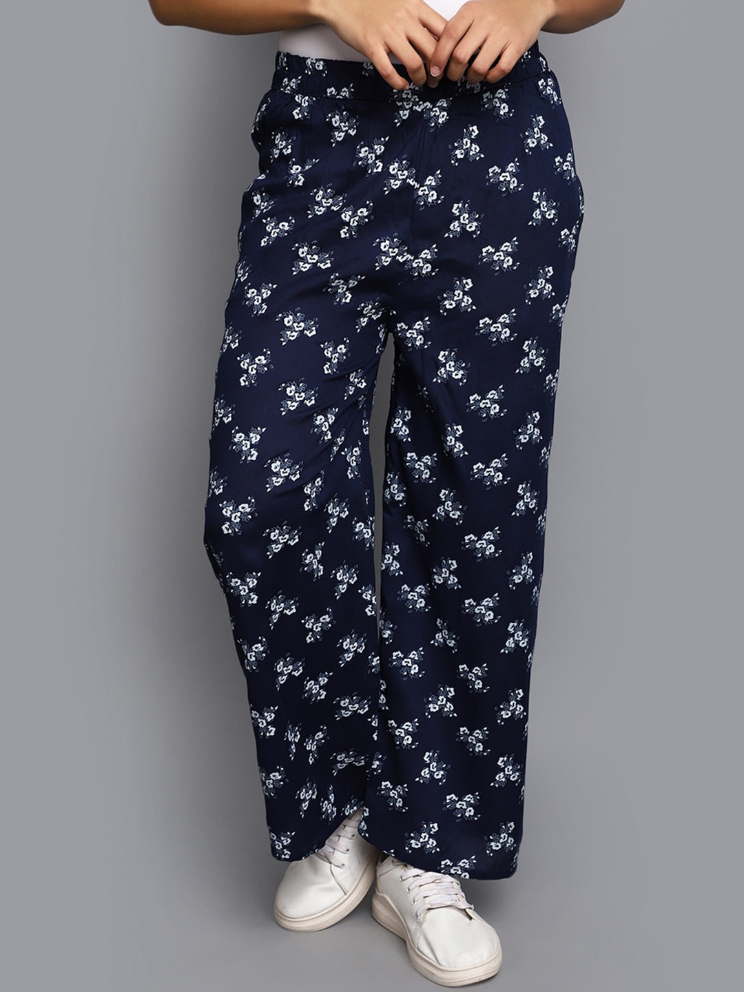 

V-Mart Women Floral Printed Mid-Rise Trousers, Blue