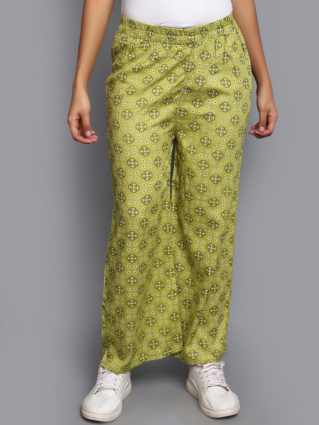 

V-Mart Ethnic Motifs Printed Wide Leg Palazzos, Green