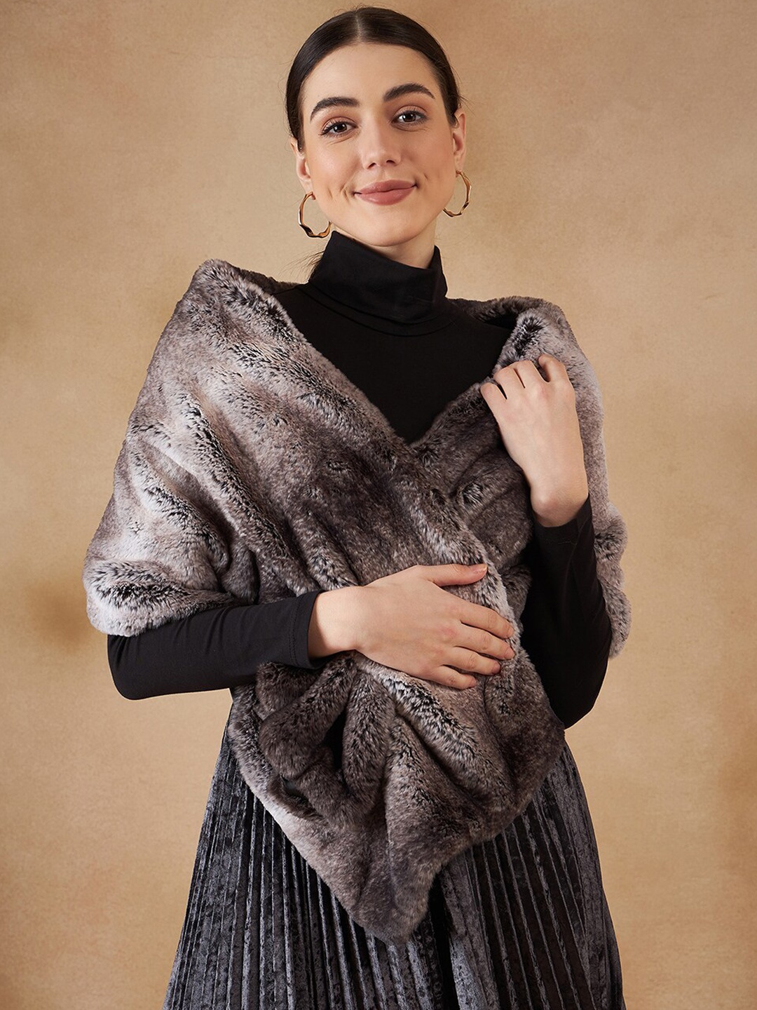 

InWeave Grey Self-Design Acrylic Shawl