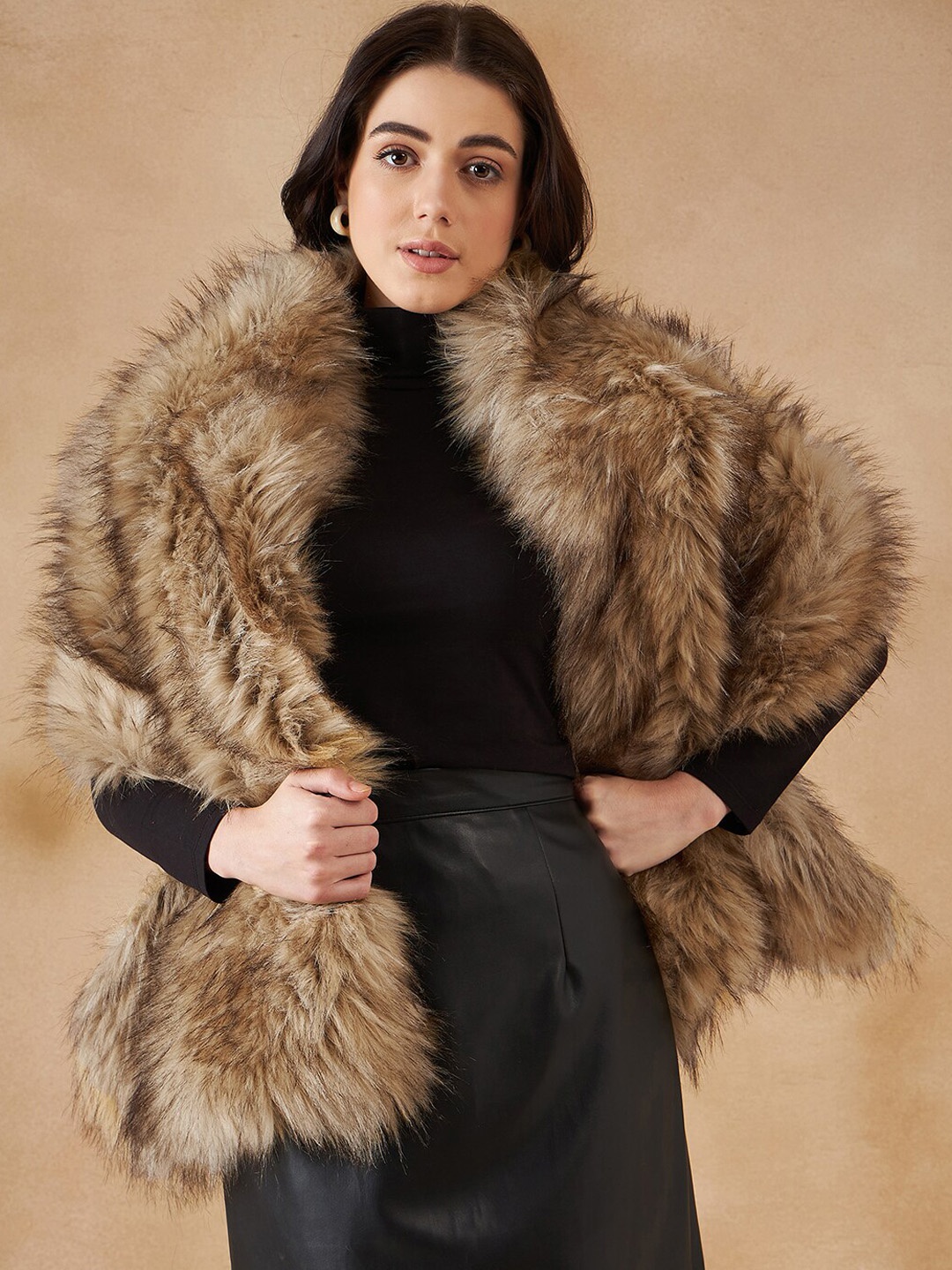 

InWeave Faux Fur Cape Acrylic Reversible Shawl, Beige