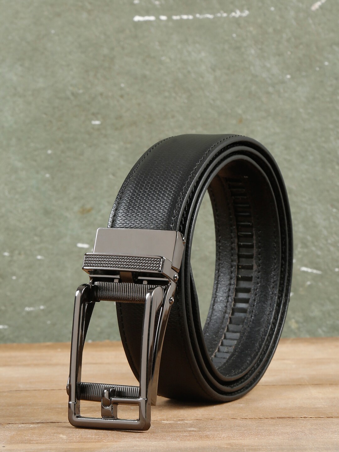 

Teakwood Leathers Men Textured Leather Slim Belt, Black