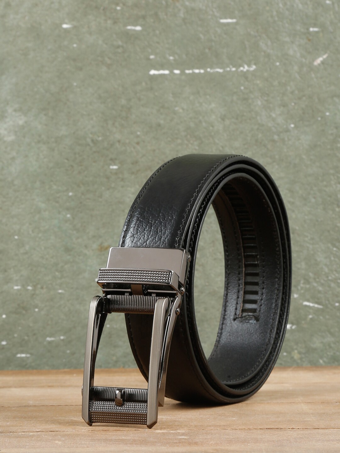

Teakwood Leathers Men Textured Leather Slim Belt, Black