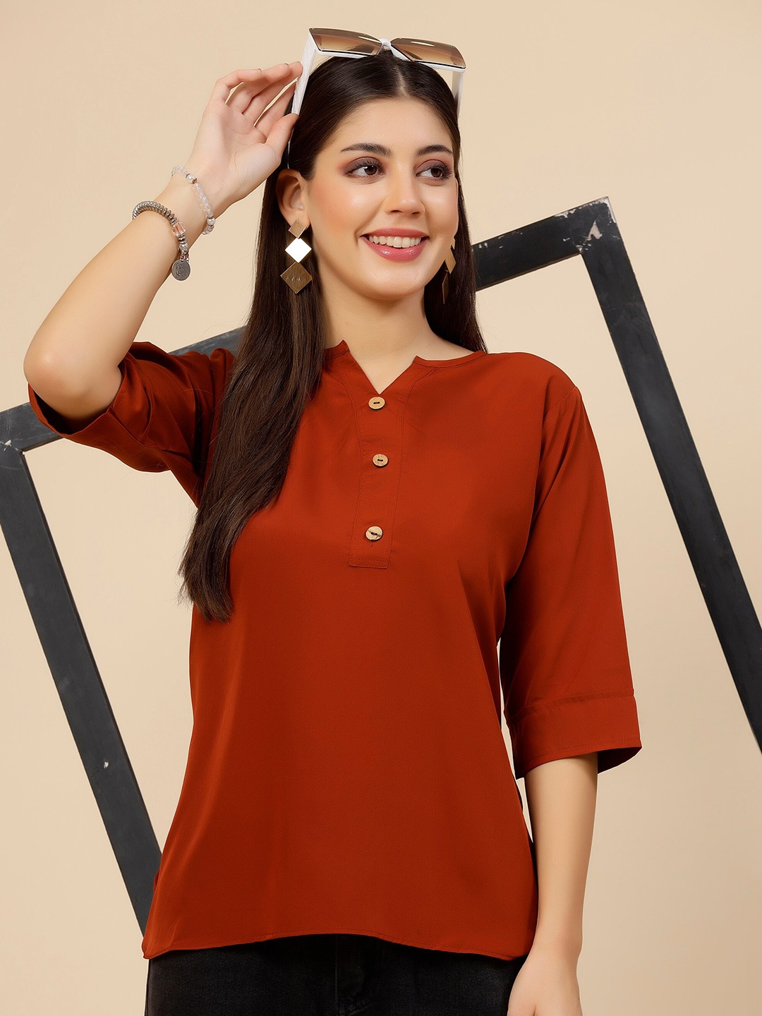 

MISS AYSE Mandarin Collar Crepe Top, Maroon