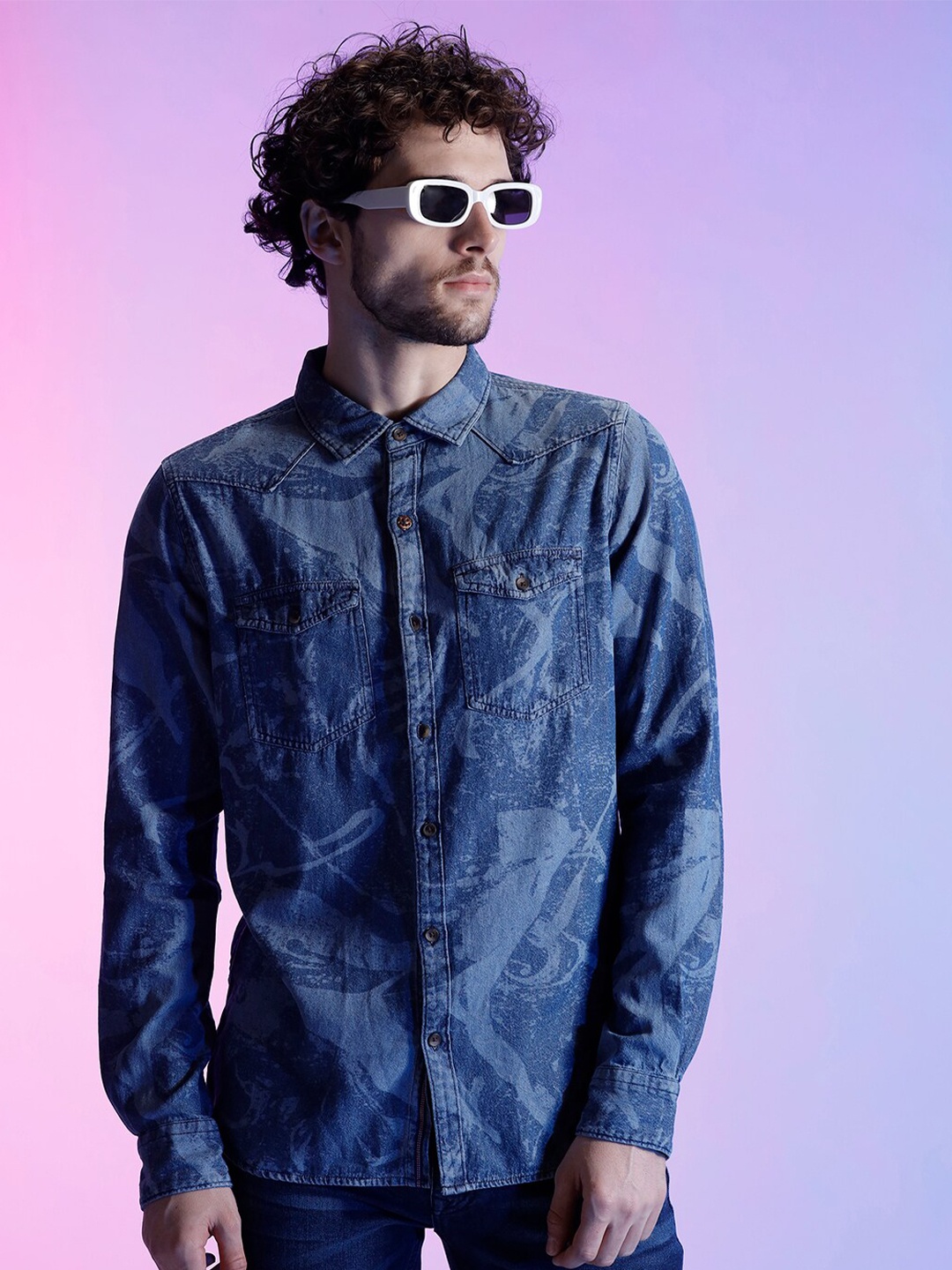 

WROGN Blue Slim Fit Abstract Printed Spread Collar Denim Cotton Casual Shirt