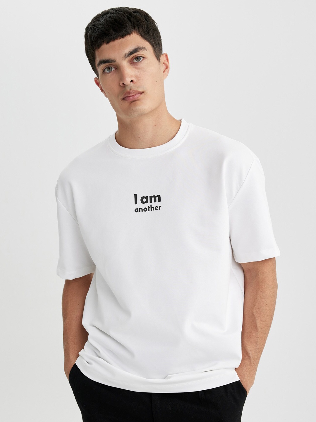 

DeFacto Typography Printed Drop-Shoulder Sleeves T-shirt, White