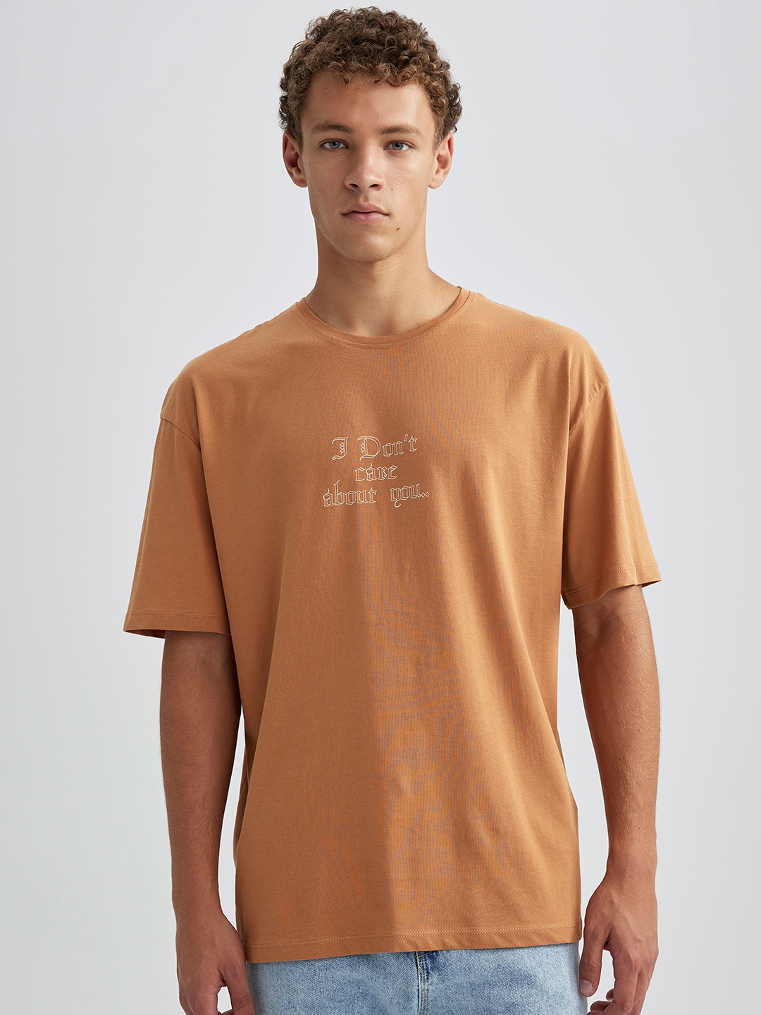 

DeFacto Typography Printed Drop-Shoulder Pure Cotton T-shirt, Camel brown