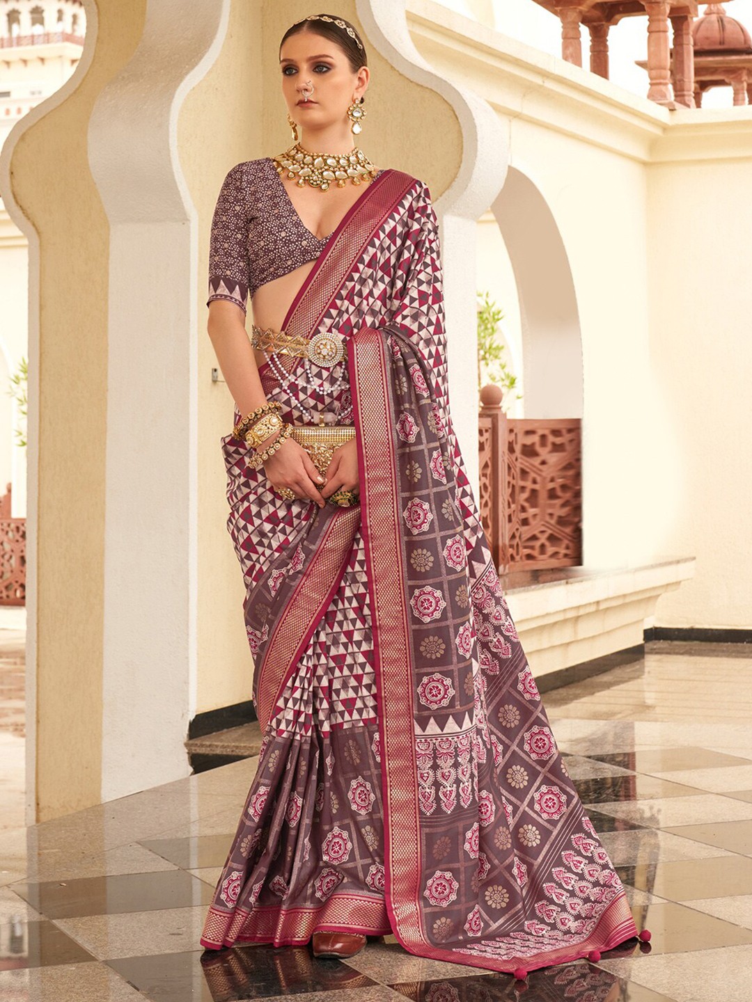 

Anouk Magenta Geometric Printed Zari Banarasi Saree
